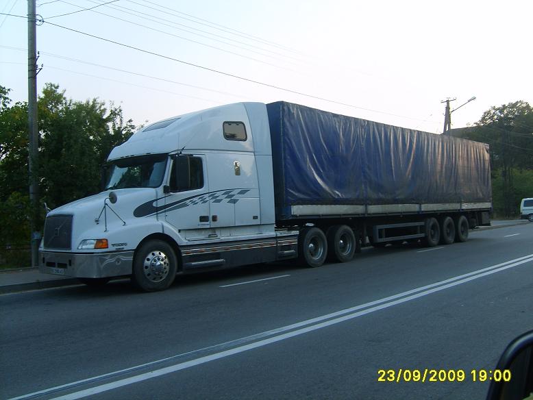 Datei:146 Volvo Truck - Länge spielt keine Rolle - davon träumt der deutsche Fernfahrer.jpg