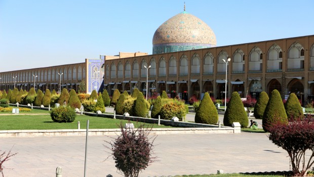 Datei:15-esfahan-lotfollamoschee-620x349.jpg
